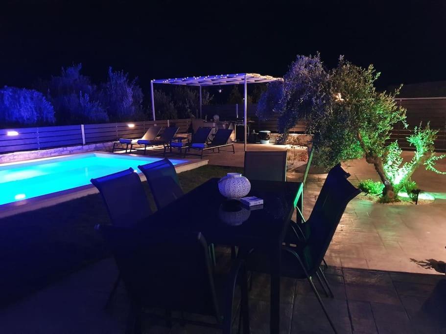 Villa Sheila with private pool Roumelí Esterno foto