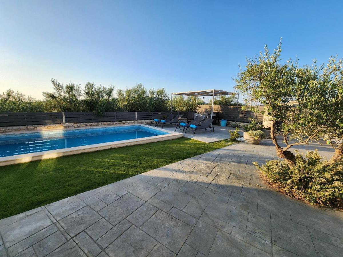 Villa Sheila with private pool Roumelí Esterno foto